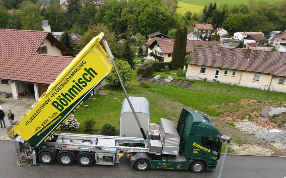 Ein TITAN F für die Firma Böhmisch – Pionier bei der Einführung von Fließestrich in der Region
